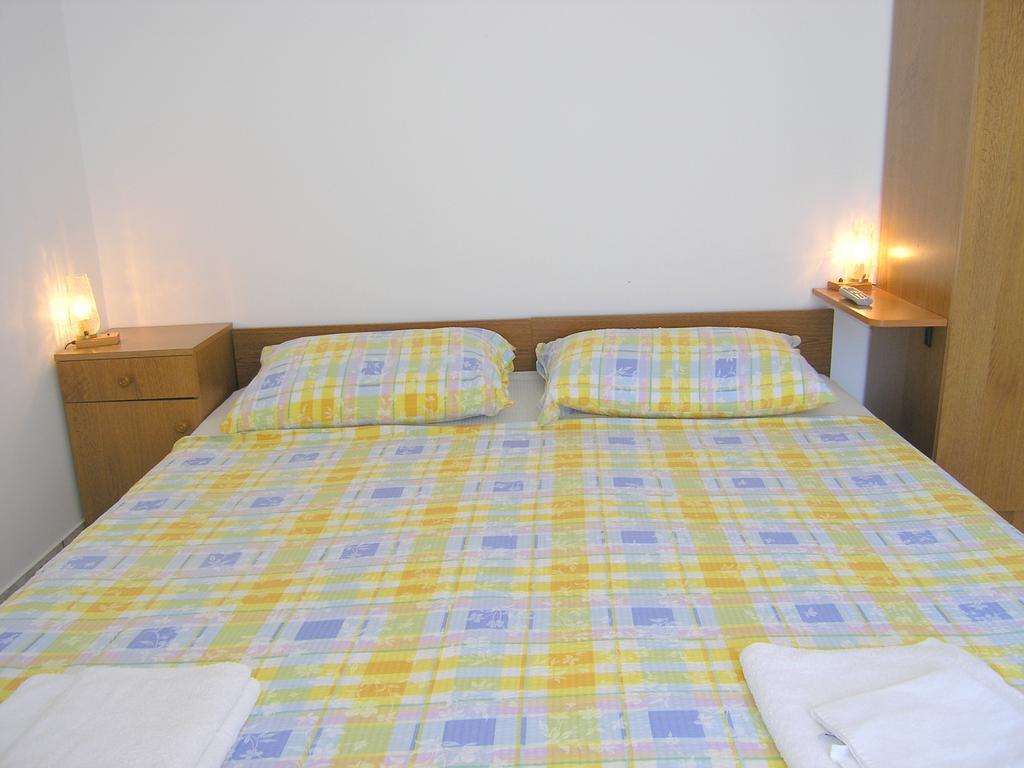 Apartments Murgic 克尔克 外观 照片